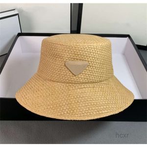 Cloches 2022 modedesigner kvinnor casual breda risthattar hinkar hattar Sommarsol Visor Beach Holiday Sunhat Classic Straw Casquettes Top