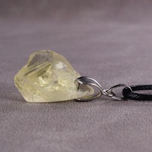 Collana di pietre preziose naturali irregolari Collana di cristallo giallo Ciondolo di design di lusso Collana di amore per sempre Collane di alto livello Gioielli all'ingrosso Gioielli per la sposa Preziosi