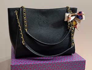 Маленькая квадратная сумка с зерном личи, женская сумка через плечо, сумка с пряжкой, маленькая и стильная повседневная женская сумка, дизайнерская сумка zhuci 15