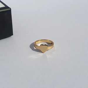 2023 Novo design de designer de anel de ouro de alta qualidade Rings titânio Rings clássicos jóias de moda RINGS PRESENTES DE FERIROS PRESENTES