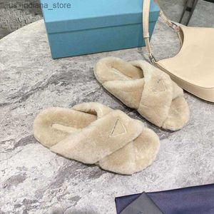 Slippers Designer Fashion Women Wool Sandals Warm Comfort Woman Slipper Shoes Autumn Winter fashion fluffy fuzzy slippers Letters Flop Q230913