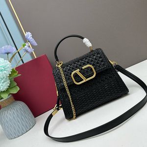 Yüksek kaliteli tote tasarımcı crossbody çanta moda kadın çanta manyetik toka açık ve yakın omuz çantası pirinç metal logo tuvalet çantası