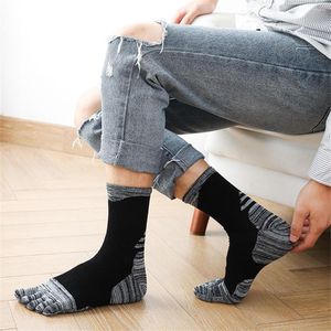 Men's Socks 1 Pairs Retro Harajuku With Toes Autumn Winter Thick Sock Colorful Cotton Warm Mid-Tube Street Fashion Five Fingers