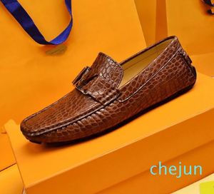 Designer skor klassisk slip-on luxurys vintage sneakers metallknapp riktig läder märke oxfords casual sko för män