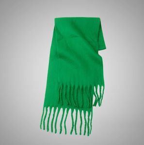 Fashionabla kvinnors kashmiren Scarves Classic Solid Color Designer Scarves mjuka och lyxiga höst- och vinterlånga halsdukar avgörande för semestergåvor 7 alternativ