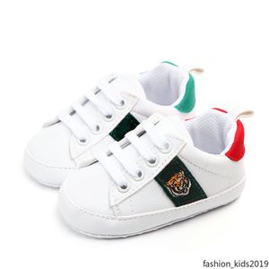 Babyskor lilla tiger baby sneakers nyfödda skor första vandrare flickor pojkar prewalkers småbarn klassiska skor