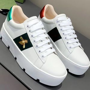 Women's ACE embroidered platform sneakers bee Casual Shoes Italy Luxury Gold White Green Red Stripe Trainers Walking Sports Ace Sneakers Hiking Footwear 01