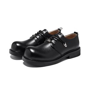 Sapatos masculinos Novo verão britânico preto casual sapatos de couro de verdade masculino para homens grandes trabalhos de cabeça de moda para meninos