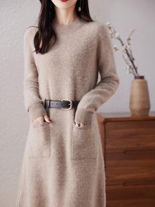 Grundläggande casual klänningar Fallwinter Lång färg Ullklänning Kvinnor Pure Cashmere tröja Fashion Hylsa Stickad kjol 230912