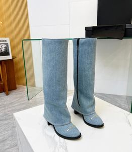 Das neueste Obermaterial für Damen-Jeansstiefel, Denim-Stoff, Rindsleder, Innenfutter aus Rindsleder, dicker Absatz, runder Reißverschluss, modischer Laufsteg-Stil, 8 cm, Größe 35–41