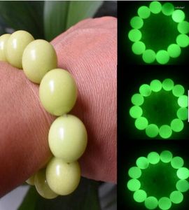 Strand sällsynt naturligt lysande armband grön fluorit glöd i de mörka armbanden 8-18mm