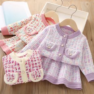 Girls Long Sleeve Knitting Suit 2023 Autunno New Children maglione maglione Cardigan Top + Skirt Galli