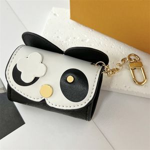 مصمم المفاتيح الكلاسيكية مصمم الحبل لحالات سماعة الأذن حقائب النساء المعلقات Cat Panda Keychain Carabiner Key Rings Man زوجين الحبل