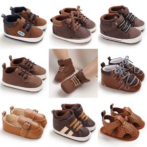 Primeiros caminhantes nascidos sapatos de bebê marrom temático multicolor meninos e meninas tênis casuais sola macia antiderrapante criança 230914