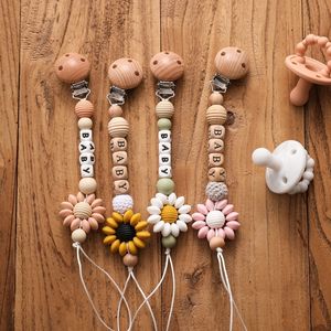PACIFIER HOLDER CLIPS# 1PC Personligt namn Baby Clips Chain Sunflower Wood Safe Tinging Soother Chew Toy Dummy 230914