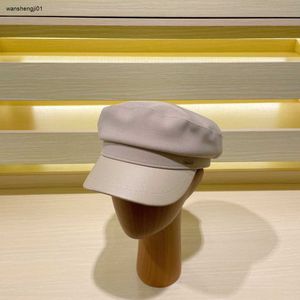 Berets 23ss Fashion Beret for women Metal decoration madam hat high quality girl army cap Including box Holiday gifts