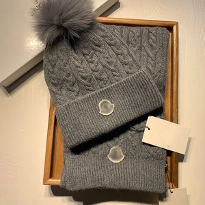 Moda lana nera cappelli tendenza sciarpa set cappelli sacoche di lusso moda uomo e donna scialle designer sciarpe in cashmere guanti adatti per l'inverno