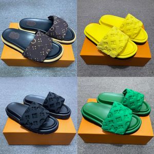 Designer sandaler kvinnor par pool kudde tofflor kvinnor läder glider berömda plattform sandal sommar platt skor mode strandkrok tofflor glider med låda