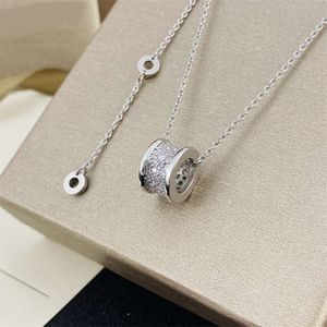 24er Jahre Bulgarien Schwarz-weiße Muschelkette Sky Star Halskette Serie Mikro-Intarsien-Diamant-Anhänger Schlüsselbeinkette Edelstahl-Kragenkette