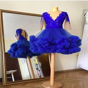 Luxury Royal Blue Homecoming Dress 2023 V Neck Half Sleeve Spets Kort aftonklänning Ruffles Botten födelsedagsfest cocktail prom Holiday Graduation Dress Sexig