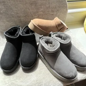 Plattform Boot Designer Stövlar Kvinnor Vinter Ankel Australien Snöstövlar Tjock Bottom Real Leather Warm Fluffy Booties med päls storlek 35-45