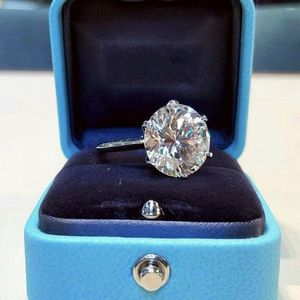 Cluster Rings Luxury 925 Sterling Silver 2ct Round Diamond Wedding Engagement Cocktail Women Fine Gemstone Jewelry Wholesale