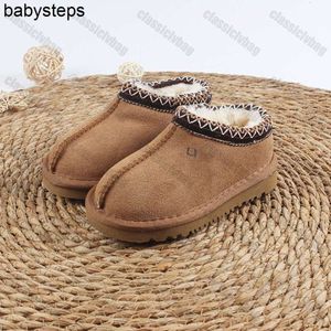 Shearling Ciabatte in pelliccia di castagna Pelle di pecora Tasman Tazz Pantofole Ciabatte classiche per bambini Stivali con plateau ultra mini Scarpe slip-on in pelle scamosciata Comfort superiore Autunno Inverno UGGsity88