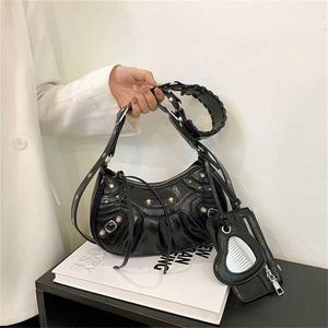 50% RABATT CLEARANCE SALE 23 NY LOCOMOTIVE Underarm Rivet Tassel Three in Teeth Fold One Shoulder Crossbody Women's Bag Trendy Model 542