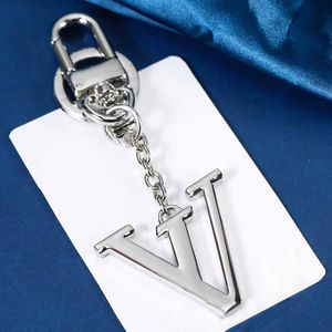 Högkvalitativ nyckelhållare Designer Keychain Bag Charm Buckle Car Letter Leather Keychains Kvinnor Väskor Pendant Accessories Gift