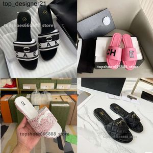 Neue 23SS Paris Damensandalen Sommer weicher Boden Mode Vielseitige Kanalschuhe Damen 2023 Neue Marken Designer Slide Gummisandale Damen Hausschuhe