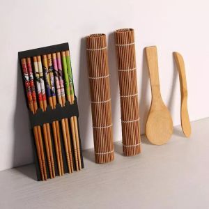 Werkzeuge zur Sushi-Herstellung, Bambus-Sushi-Set, einschließlich 2 Rollmatten, 1 Paddel, 1 Streuer, 5 Paar Essstäbchen. NEU