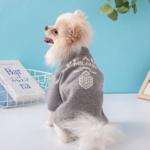 Kış Palto Köpek Giyim Şık Lüks Tasarımcı Küçük ve Orta Köpekler İçin Evcil Sweater Fadou Chihuahua için Mektup Markası