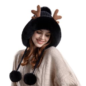 Beanie/Skull Caps Winter Christmas Warm Sticke Hats Female Cartoon Deer Horn Two Balls Earfap Cap Plush fluffig tjockare päls beanie hatt för kvinnor 230915