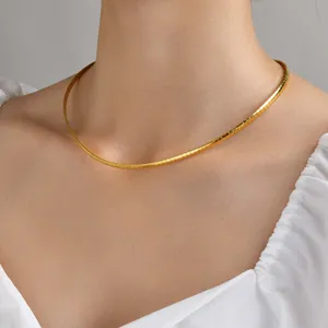 Enkel rostfritt stål Flat Snake Chain Collar Gold pläterad för kvinnors modehalsband N1318