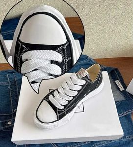 Shoes Maison Mihara Yasuhiro Canvas Men Toe Cap Sneaker Mens MMY Platform Shoe Womens Sneakers Women Platforms Chunky
