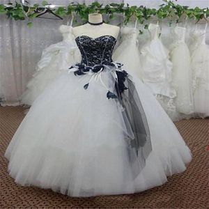 Corsetto retrò Abito da sposa bianco e nero Sweetheart senza spalline Plus Size Abiti da sposa gotici Top Fiore di pizzo Primavera Estate Bride221R