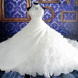 Halter High Neck Ball Gown Wedding Dress with Applicques Pearls Watteau Train Tiered Ruffles Organza Lace Applique Pärled Bridal Go227q