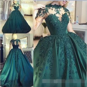 Vintage Hunter Green Quinceanera klänningar Satin Lace Applique Juvel Neck Long Imission ärmar Luxury Pärled Sweet 16 Prom Ball Gown