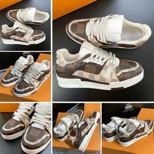 Новые дизайнерские туфли Logo Embossed Trainer Sneaker белый черный небесно-голубой зеленый джинсовый розовый красный роскошные мужские повседневные кроссовки женские кроссовки на низкой платформе EUR 36-45 M86