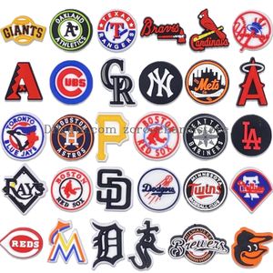 Sko delar tillbehör baseball clog charm pvc sport charms för tonåringar dekor passar sandaler armband ornament gåva pojkar flickor man wo otsui