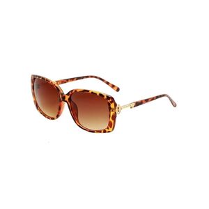 Designer-Luxus-Sonnenbrille mit Schlüsselschnalle, klassischer PC-Rahmen, Strand-Sonnenbrille für Männer und Frauen, 5 Farben, optionale Nummer 4043, Herren-Sonnenbrille, Sonnenbrille für Damen