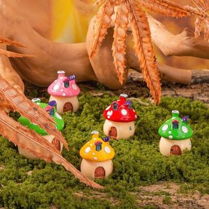 Garden Decorations Mini Resin Mushroom Ornament Micro Landscape Creative Statues Home Desk Car Dashboard Miniatures Potted Decoration