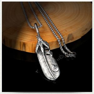 Pausalina Cross -border Youpin European and American Hip Hop Street Fashion Tide Male Eagle Claw Necklace Retro Stainless Steel Feather Pendant