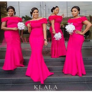 2019 Sydafrika Style Red Bridesmaid klär sig från axelflora Applices Mermaid Maid of Honor Wedding Gästklänning Anpassad MA221m