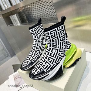 Strumpor 2024 BalMMain Men's Future Par Slim Designer Elastic Shoes Boots Quality Sneaker Sticked Spaceship Sports Dad Top Women's Space DE9R