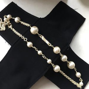 女性のためのファッションネックレス光沢のある真珠ネックレス高級デザイナーネックレスギフトチェーンジュエリー供給268y