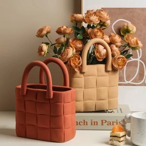 Vasi in ceramica Borsa da donna Fiori Vaso Nordic Borsa di lusso Vaso di fiori Ornamenti Ufficio Soggiorno Decorazione Decorazioni per la casa 230915