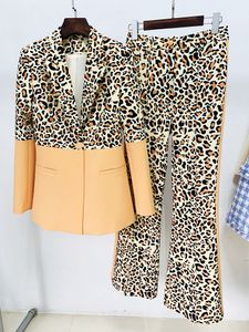 Kvinnors spårningsdräkter High Street EST 2023 Designer Runway Set Set Single Button Leopard Printed Color Block Blazer Flare Pants 230915