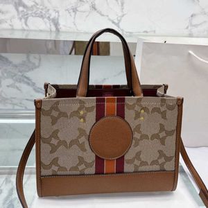 C-väska brun tygväska c bokstav tote hög kvalitet designer handväska lyx mode klassisk stor kapacitet shopping väskor solid färgväska