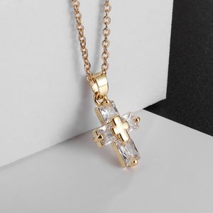 Charms Vacker Crystal Cross Pendant Necklace For Women Small Charm Elegant Banquet Wedding Jewelry Amulet Gift 230915